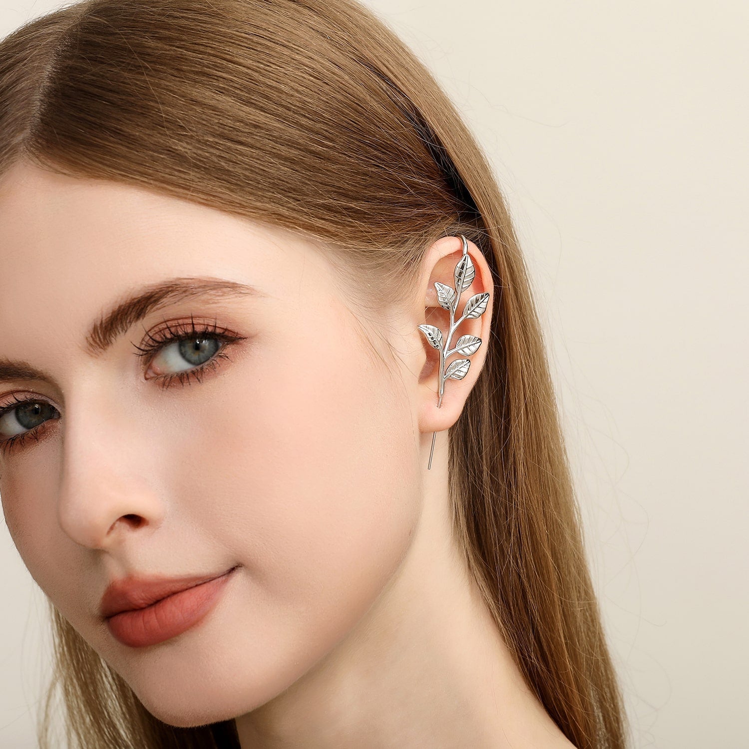 WHISPERING LEAVES - FISILDAYAN YAPRAKLAR - OREVO - 